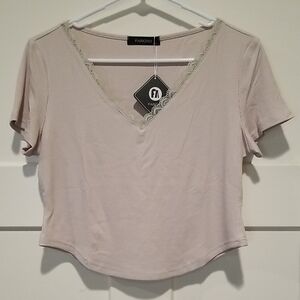 Faroro Women's Cream V-Neck ribbed Top W/lace Trim & Rounded Hemline NWT Large